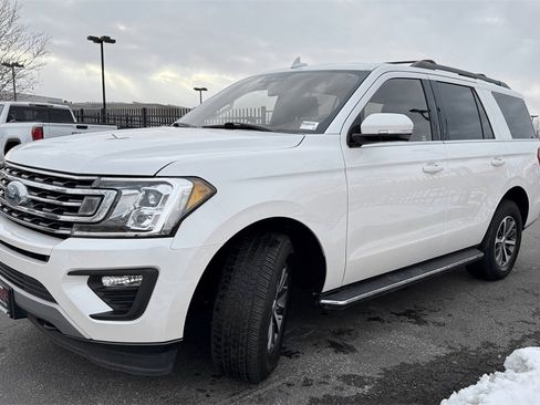 Used 2019 Ford Expedition XLT w/ Equipment Group 202A image 4