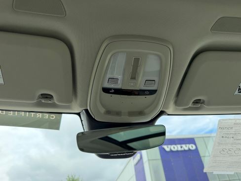 Certified 2023 Volvo XC60 B5 Plus AWD/4WD image 21
