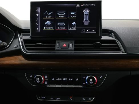 Used 2021 Audi Q5 e Premium w/ Convenience Package AWD/4WD image 19