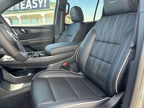 New 2026 Buick Enclave Avenir w/ Super Cruise Package AWD/4WD image 9