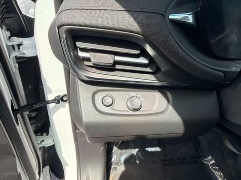 New 2026 Buick Envista Preferred image 29