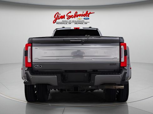 Used 2023 Ford F450 Platinum w/ FX4 Off-Road Package AWD/4WD image 5