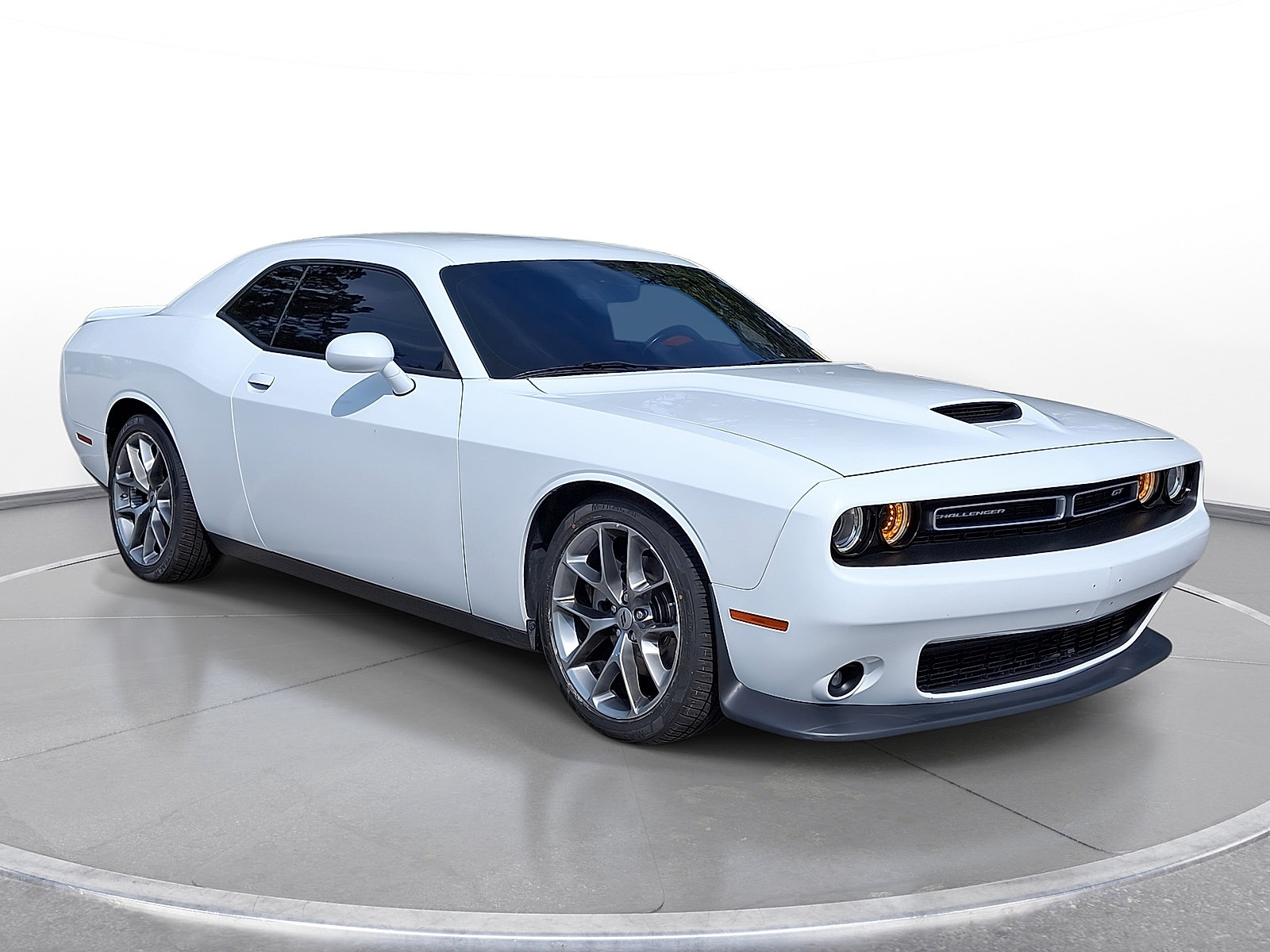 Used 2022 Dodge Challenger GT RWD image 1