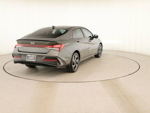 Used 2025 Hyundai Elantra Sport image 6