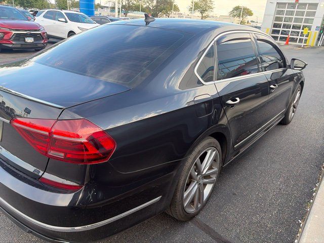 Used 2017 Volkswagen Passat 1.8T R-Line FWD image 5