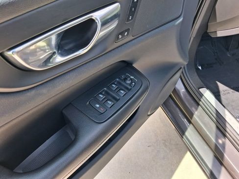 Used 2023 Volvo S60 B5 Core FWD image 16