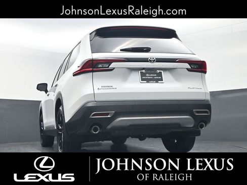 Used 2025 Toyota Grand Highlander AWD Hybrid image 18