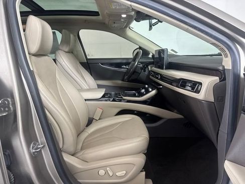 Used 2021 Lincoln Nautilus Reserve w/ Cargo Utility Package AWD/4WD image 4