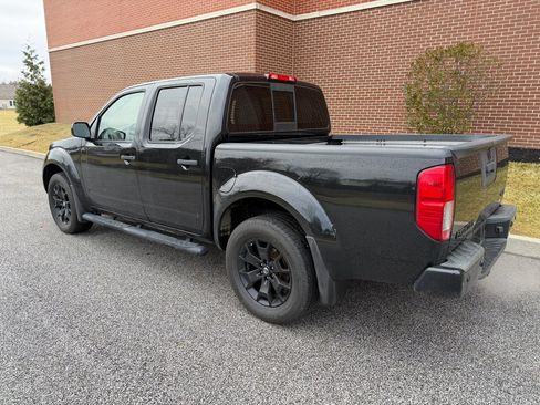 Used 2020 Nissan Frontier SV w/ Midnight Edition Floor Mats image 7