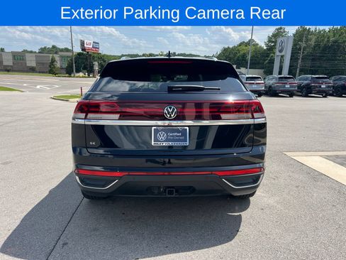 Certified 2025 Volkswagen Atlas Cross Sport SE FWD image 9
