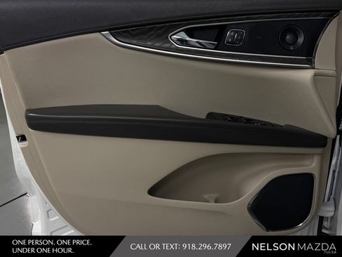 Used 2018 Lincoln MKX Reserve w/ Driver Assistance Package FWD image 20