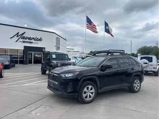 Used 2021 Toyota RAV4 LE video 1