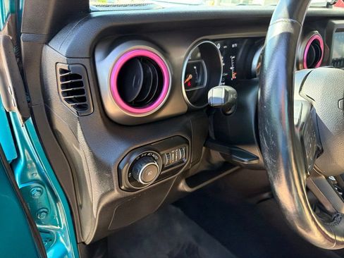 Used 2019 Jeep Wrangler Unlimited Sport AWD/4WD image 27