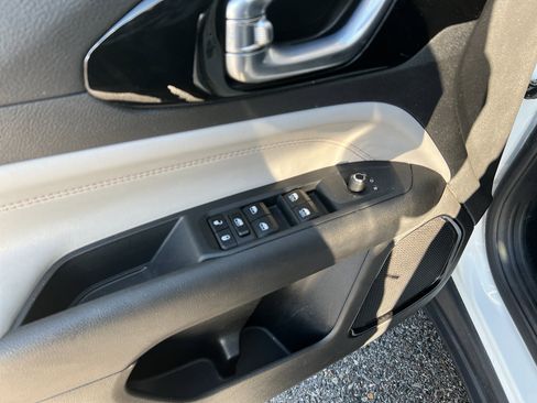 Used 2024 Jeep Compass Limited image 18