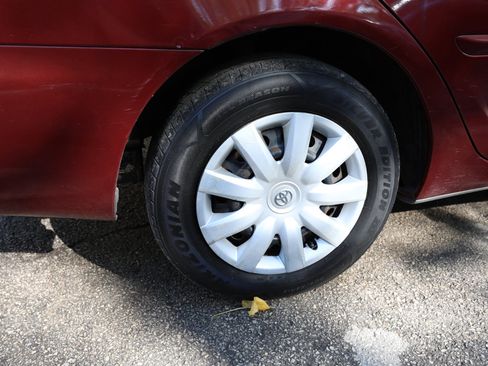 Used 2006 Toyota Camry LE image 9