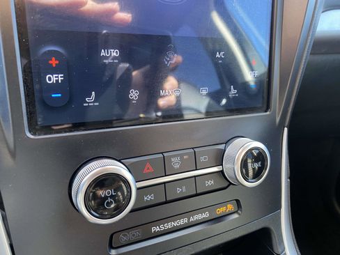 Used 2024 Ford Edge SEL AWD/4WD image 25