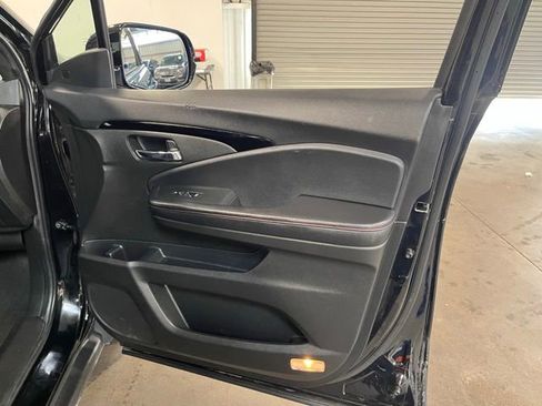Used 2022 Honda Pilot Black Edition image 10