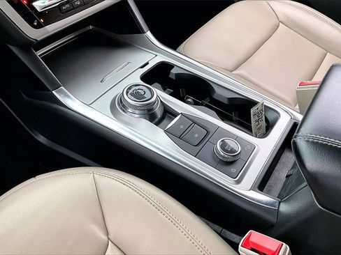 Used 2023 Ford Explorer XLT w/ Equipment Group 202A image 17