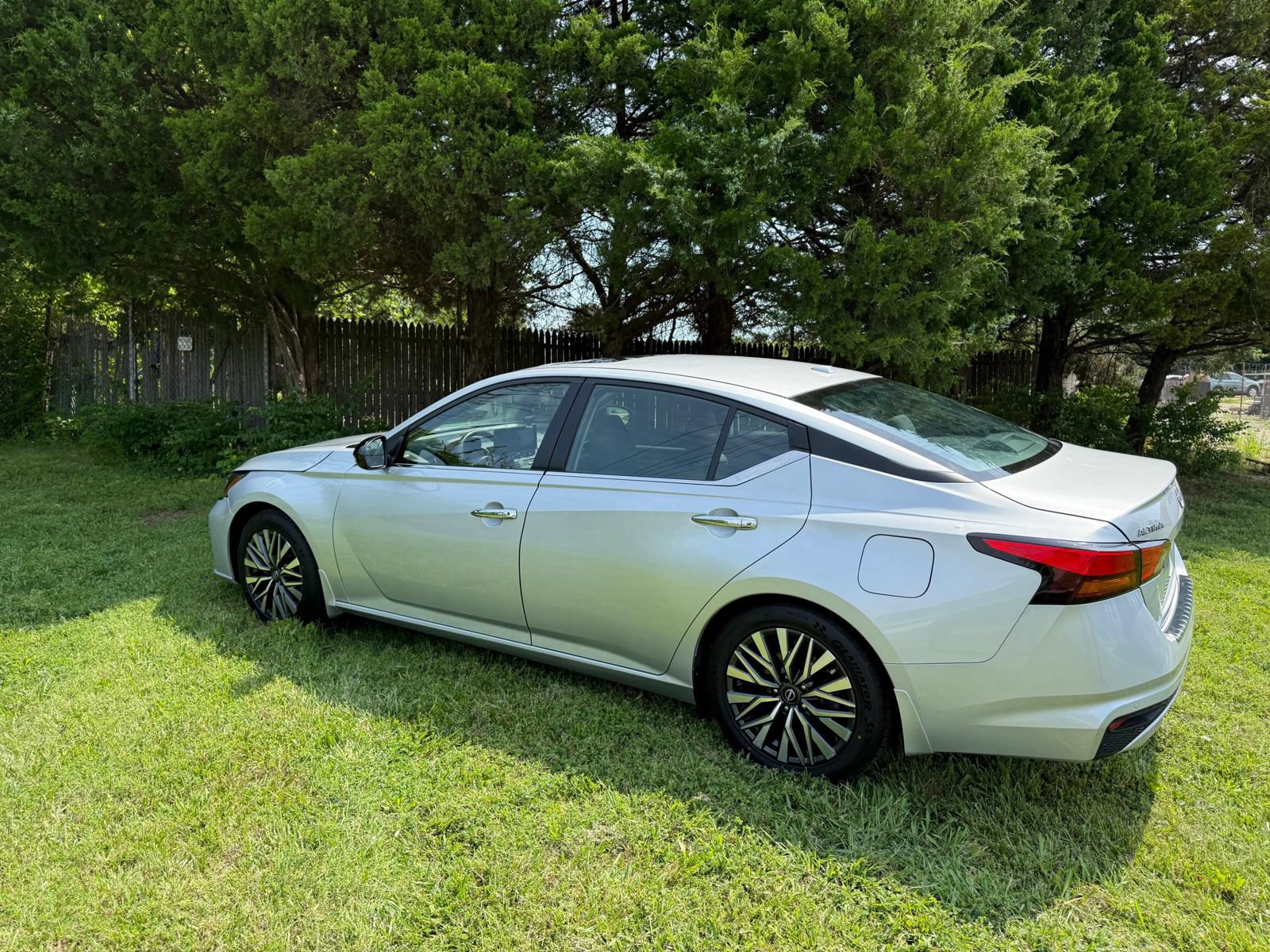 Used 2023 Nissan Altima 2.5 SV w/ SV Premium Package FWD image 5