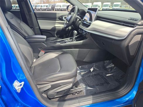 Certified 2025 Jeep Compass Limited image 8