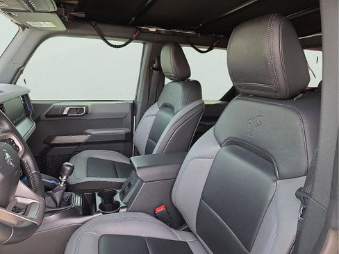 Used 2022 Ford Bronco Black Diamond w/ Sasquatch Package image 13