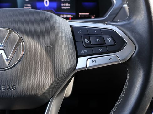 Used 2022 Volkswagen Tiguan SE w/ Panoramic Sunroof Package image 35