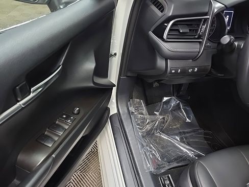 Used 2022 Toyota Camry SE image 27