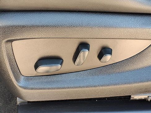 Used 2019 Chevrolet Suburban LT image 13