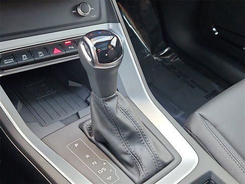New 2025 Audi Q3 2.0T Premium image 20