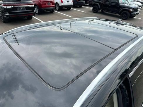 Certified 2022 Cadillac XT5 Premium Luxury image 13