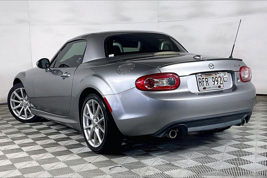 Used 2010 MAZDA MX-5 Miata Grand Touring w/ Premium Pkg RWD image 13