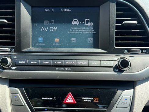 Used 2018 Hyundai Elantra SEL FWD image 12