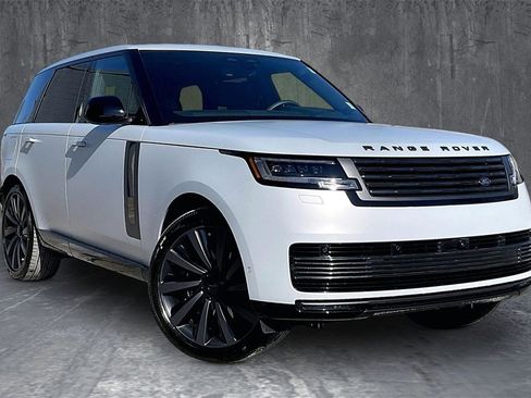 New 2026 Land Rover Range Rover SV image 2