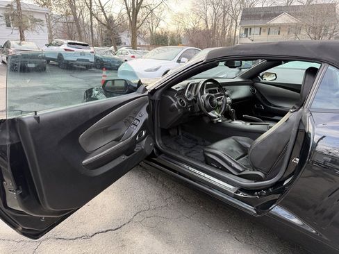 Used 2011 Chevrolet Camaro SS image 19