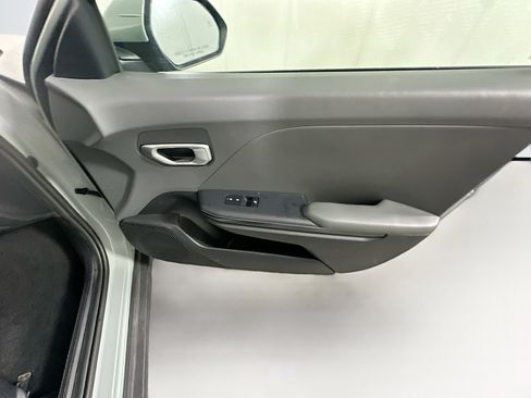 Used 2025 Kia K4 LXS image 30