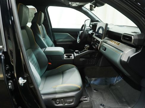 Certified 2025 Toyota 4Runner Trailhunter AWD/4WD image 13