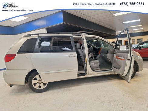 Used 2009 Toyota Sienna FWD image 6