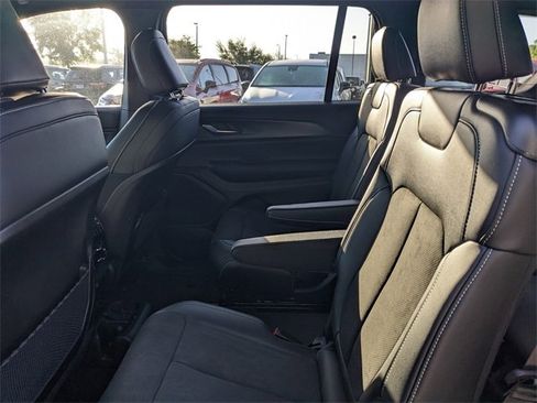 New 2025 Jeep Grand Cherokee L Laredo image 12