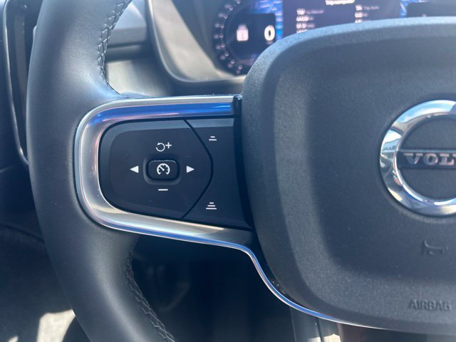 Used 2025 Volvo XC40 B5 Plus w/ Protection Package Premier AWD/4WD image 18