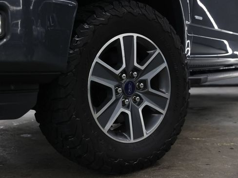 Used 2016 Ford F150 XLT w/ Equipment Group 302A Luxury AWD/4WD image 3