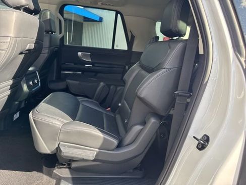 Used 2025 Ford Expedition Max Platinum AWD/4WD image 10