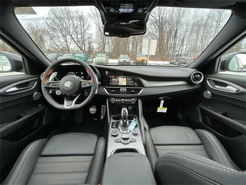 New 2025 Alfa Romeo Giulia Intensa w/ Driving Assist Package image 12