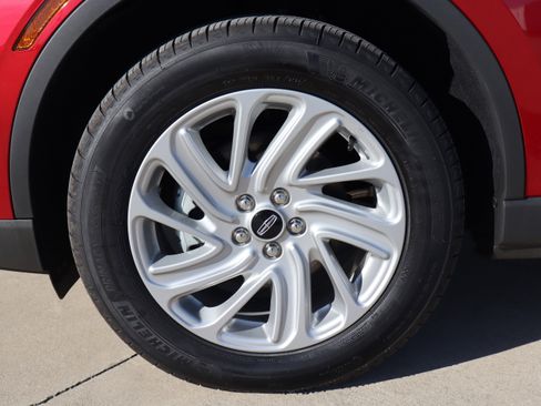 Used 2025 Lincoln Corsair FWD image 28