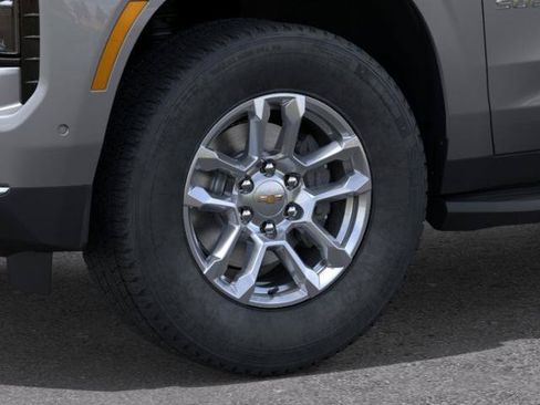 New 2026 Chevrolet Suburban LS AWD/4WD image 9