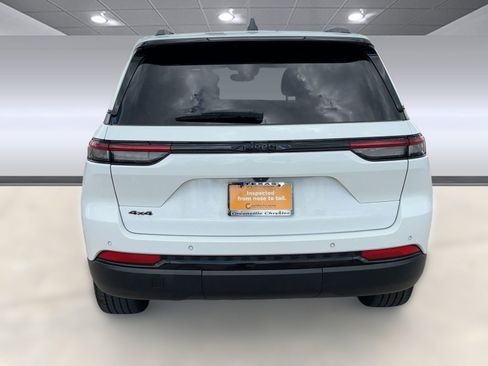 Certified 2022 Jeep Grand Cherokee Altitude image 10