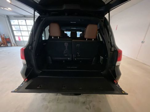 Used 2021 Toyota Land Cruiser image 25