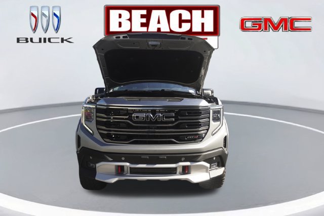 Used 2023 GMC Sierra 1500 AT4 w/ AT4 Premium Package AWD/4WD image 9
