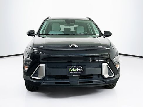 Used 2025 Hyundai Kona SEL image 2