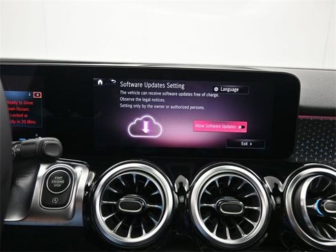 New 2026 Mercedes-Benz GLB 250 image 6