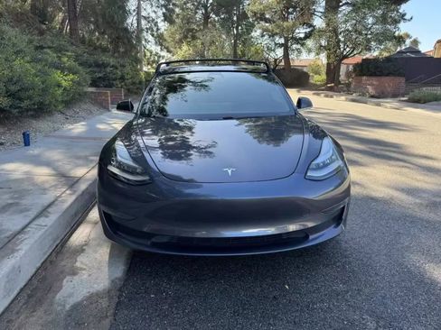 Used 2019 Tesla Model 3 Standard Range Plus image 2